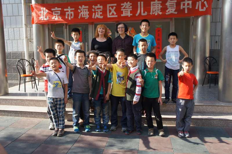 Martine et Stéphane avec les enfants chinois